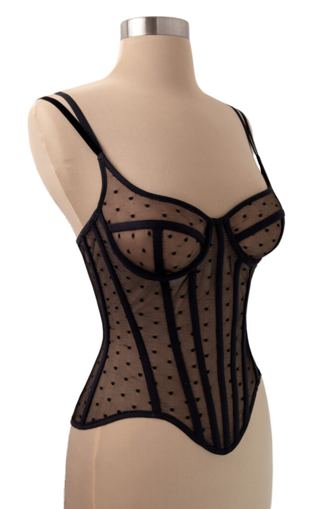 Выкройка корсета с чашками (с выходом под бретель)