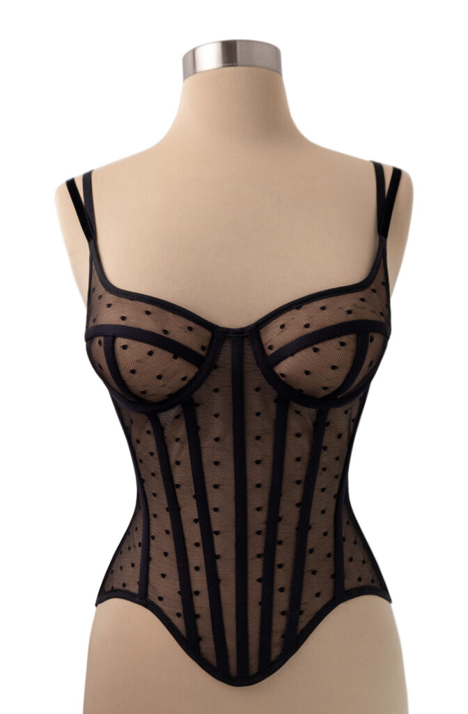 Выкройка корсета с чашками (с выходом под бретель)