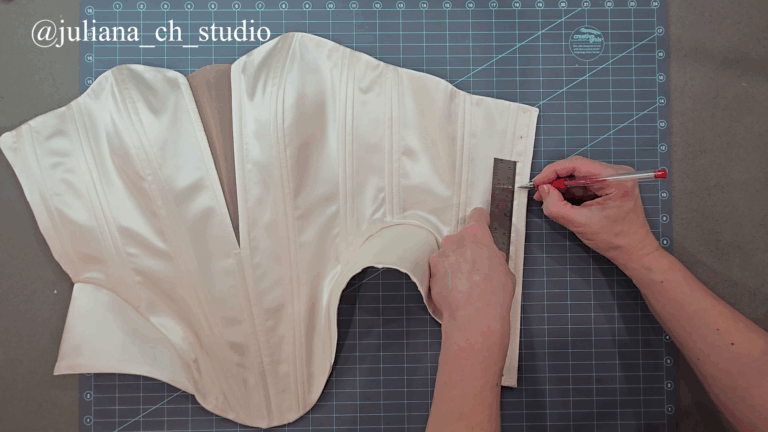 корсет с люверсами